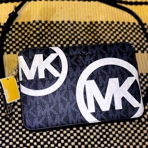 MICHAEL KHORS NEE STYLE JUST DROPPED PIRSE